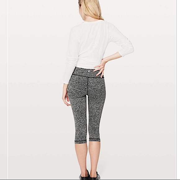 Lululemon Wunder Under Hi-Rise 1/2 Tight 17” - Picture 1 of 6